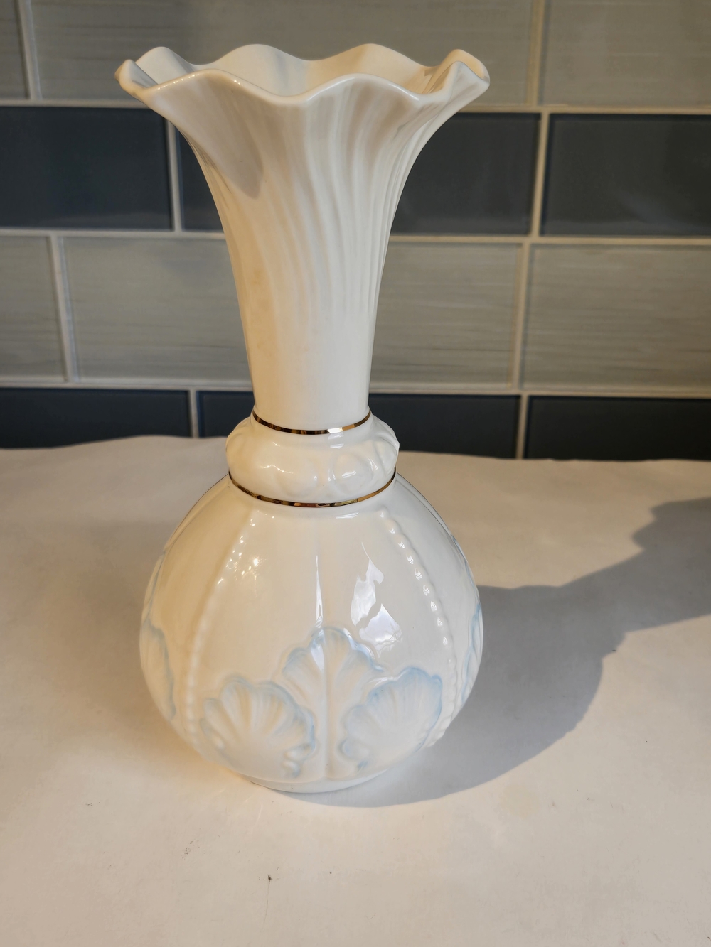 Belleek Rossmore White and Light Blue Decorative Ceramic Vase with Gold Trim - Picture 2 of 7
